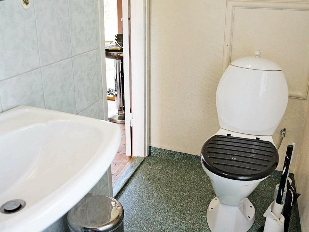 4 Person Holiday Home In Ankarsrum Hult  Chambre photo